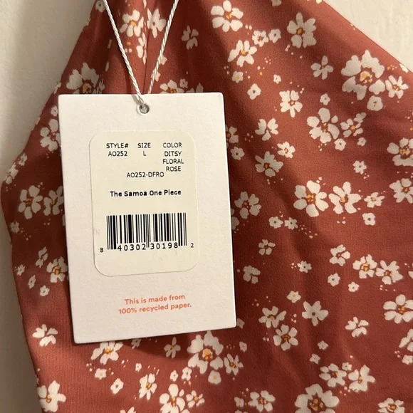 Andie the Samoa Ditsy Floral Rose - Picture 3 of 8